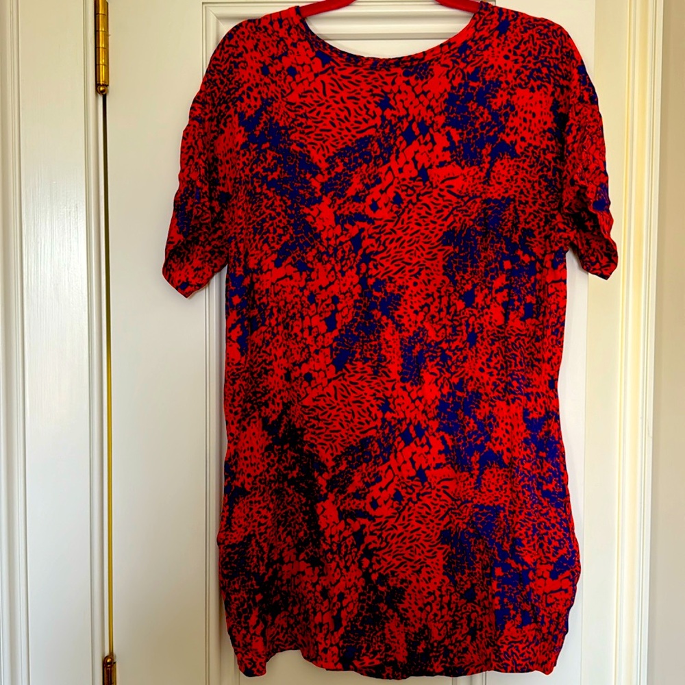 The Kit size Xs shift with pockets.